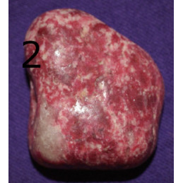 Thulite percée