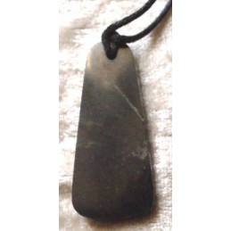 Shungite allongée percée