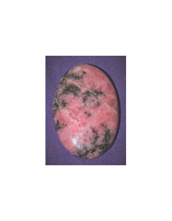 Rhodonite cabochon percée